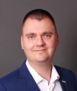 Ing. Lukáš Kolarčik - finančný sprostredkovateľ, finančný poradca place picture